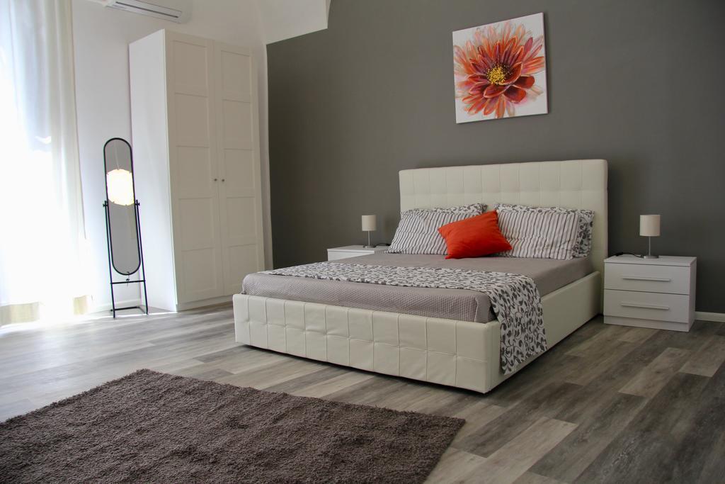 Vittoria Apartment Catania Luaran gambar